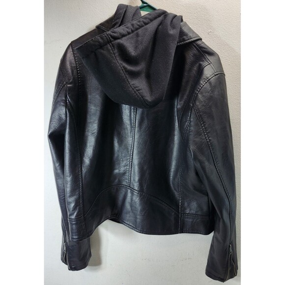 Levi's Black Leather Jacket - Picture 4 of 11